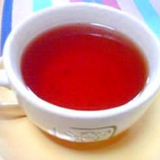 しょっぱい紅茶(゜-゜)梅干の種で梅紅茶~~旦
